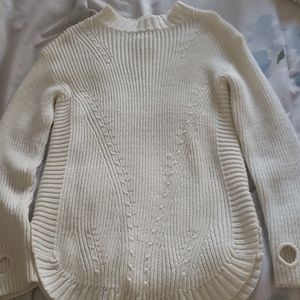 White round neck sweater